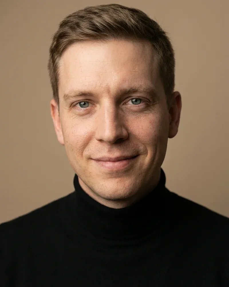 AI headshot example 3