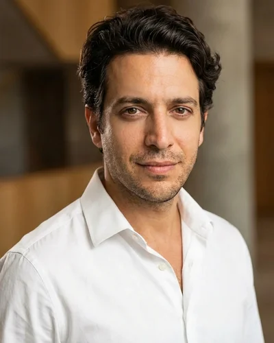 AI headshot example 3